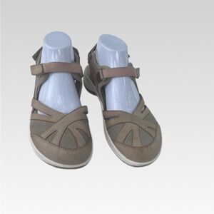 Women's Tan Casual Shoes size 9